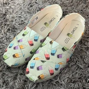 Limited edition mint Toms matcha boba tea size 7